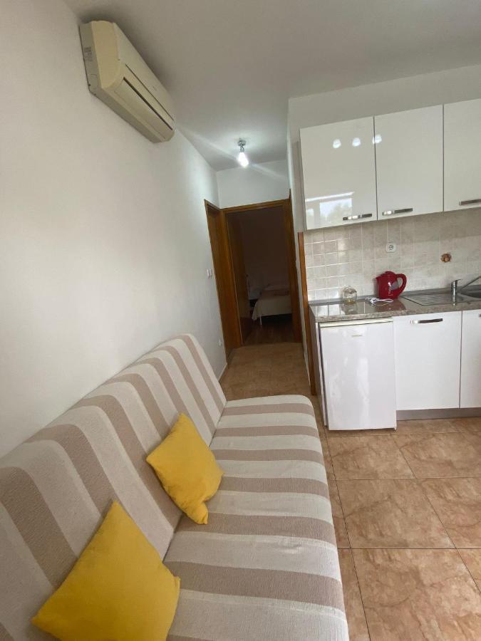 Studio Apartment Novak Чилипи Экстерьер фото